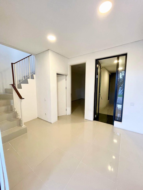 1 Milyaran.dijual Rumah North West Hill Citraland Surabaya Modern 2 Lantai Special 2 Kamar Tidur