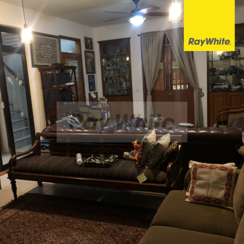 Rumah 2 Lantai Jl. Kerinci, Kebayoran Baru, Jakarta Selatan