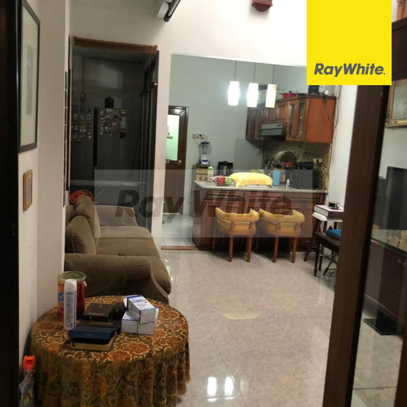 Rumah 2 Lantai Jl. Kerinci, Kebayoran Baru, Jakarta Selatan