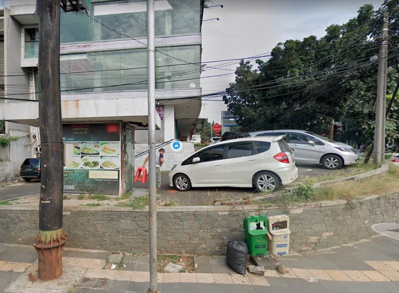 Ruko 3Lt, Jl. Abdul Rivai,Cihampelas, Bandung
