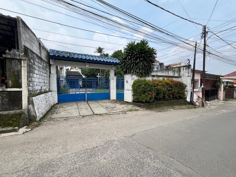 Rumah Berhalaman Super Luas + Private Pool Cocok untuk Kantor di Cinere