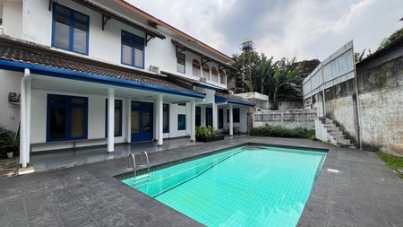 Rumah Berhalaman Super Luas + Private Pool Cocok untuk Kantor di Cinere