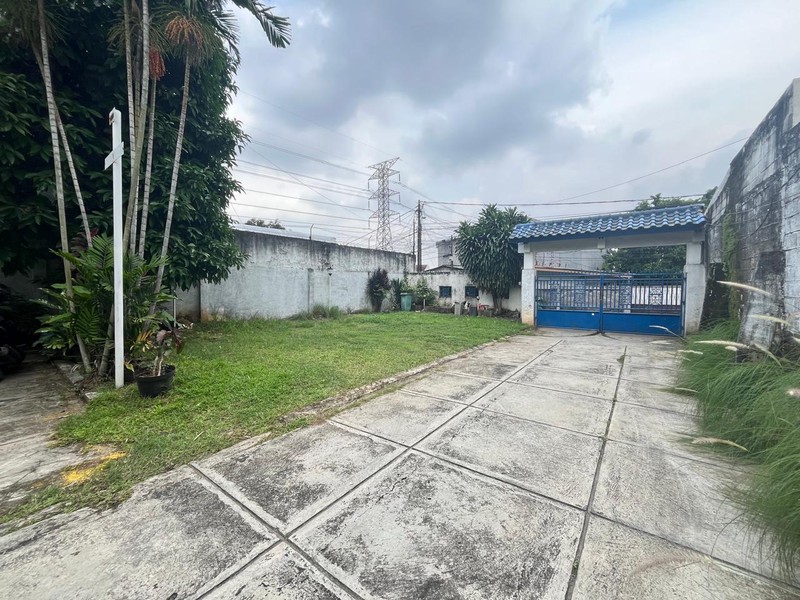 Rumah Berhalaman Super Luas + Private Pool Cocok untuk Kantor di Cinere