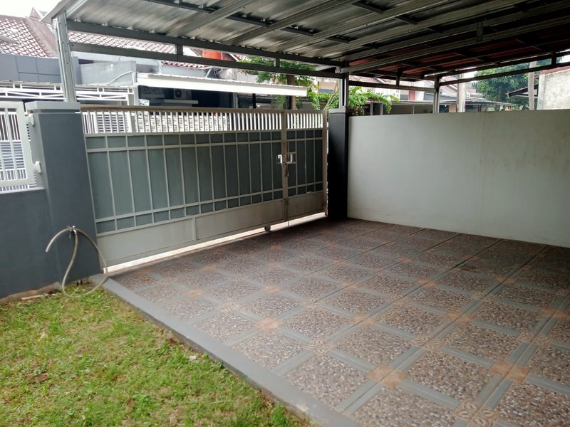 Rumah Posisi Hook Siap Huni dan Strategis di Grand Parung Residence