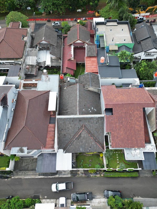 Rumah Dalam Kompleks Bintaro Jaya