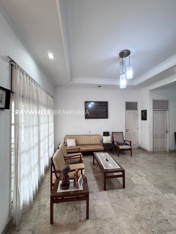 Rumah Dalam Kompleks Bintaro Jaya