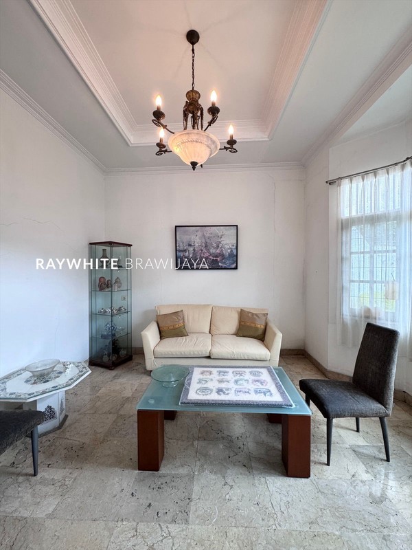 Rumah Dalam Kompleks Bintaro Jaya