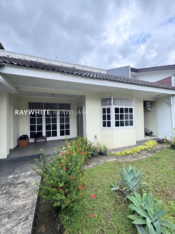 Rumah Dalam Kompleks Bintaro Jaya