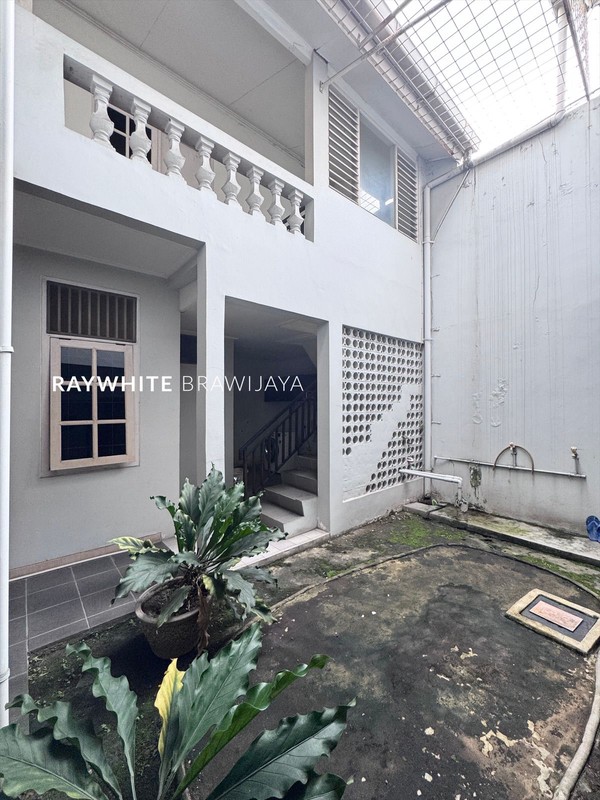 Rumah Dalam Kompleks Bintaro Jaya