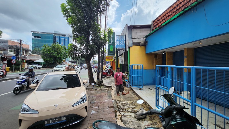 Kavling tanah berikut Bengkel bubut dan Rumah Kontrakan di Cawang Jakarta Timur