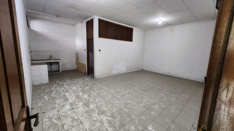 Kavling tanah berikut Bengkel bubut dan Rumah Kontrakan di Cawang Jakarta Timur