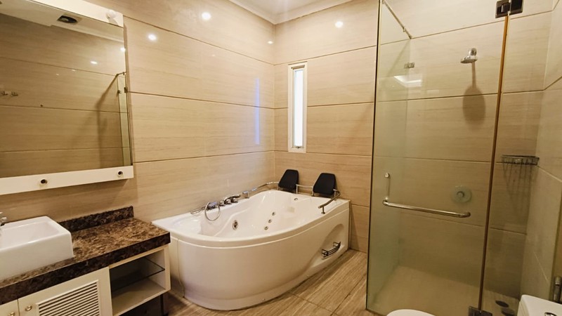 East Esplanade , Grand Wisata - Tambun . Bekasi