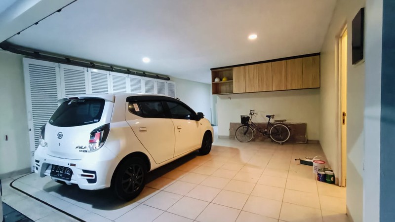 East Esplanade , Grand Wisata - Tambun . Bekasi