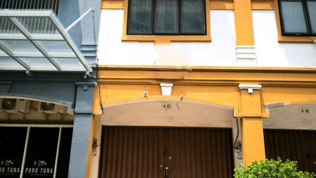 Disewakan Ruko Raya Darmo Permai- Hadap Nol Jalan Raya - Parkiran Mobil Luas - Cocok Buat Segala Usaha