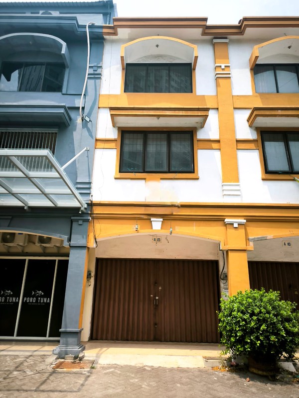 Disewakan Ruko Raya Darmo Permai- Hadap Nol Jalan Raya - Parkiran Mobil Luas - Cocok Buat Segala Usaha