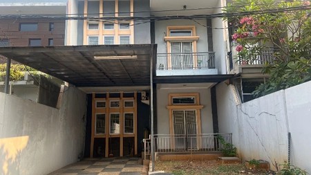 Rumah 2 lantai Asri lokasi strategis ,Harga Nego di Rajawali Selatan Jakarta Pusat