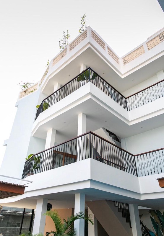 Leasehold - Profitable Turnkey Hostel for Sale in Prime Canggu - 7 Minutes to Batu Bolong Beach, Canggu, Bali