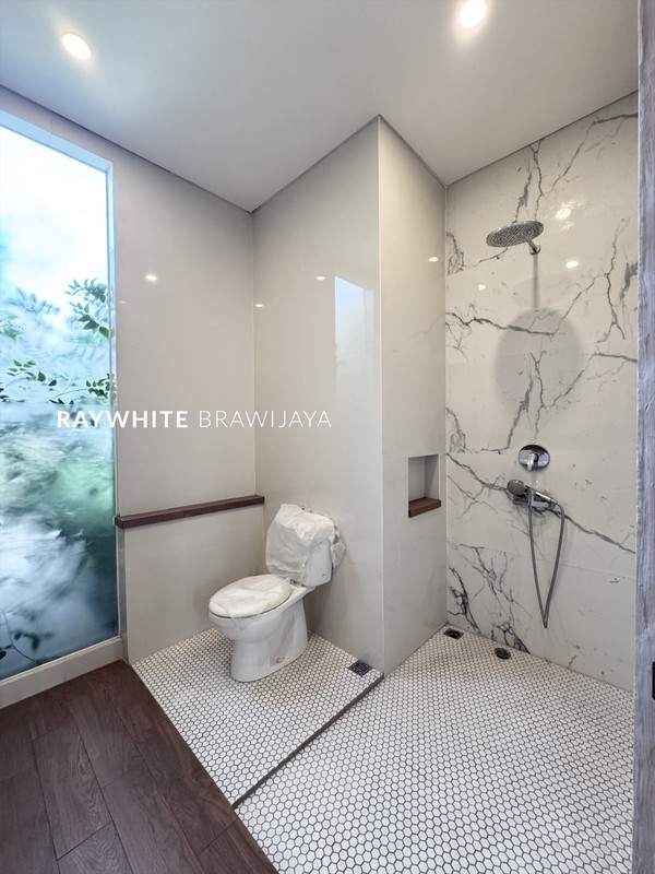 Rumah Modern Minimalis x Heritage Lokasi Strategis Area Villa Delima Lebak Bulus