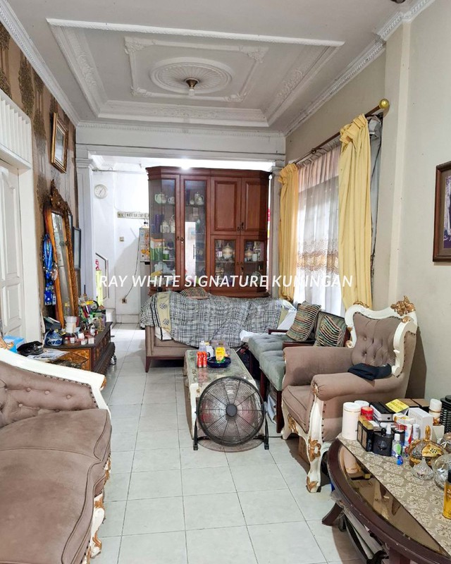 Dijual Rumah 2,5 Lantai Jalan Mardani Raya Cempaka Putih