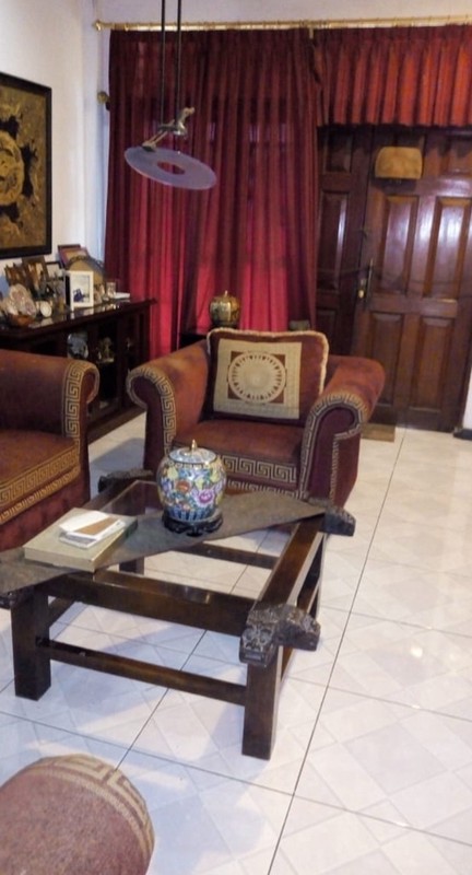 RUMAH CANTIK DAN LUAS HOEK DI CAKUNG JAKARTA TIMUR HARGA NEGO