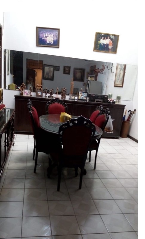 RUMAH CANTIK DAN LUAS HOEK DI CAKUNG JAKARTA TIMUR HARGA NEGO