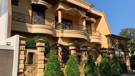 Rumah Dijual Villa Royal Pakuwon City Mulyorejo Surabaya Timur 