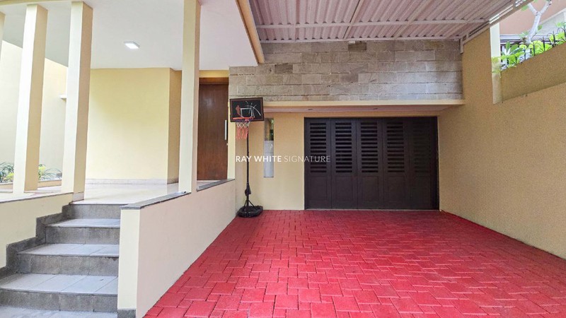 Rumah Siap Huni 2 Lantai di Jl Bungur 18