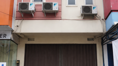 Ruko 2 Lantai di Jl Raya Serpong Lokasi Utama, Traffic Ramai, Siap Usaha