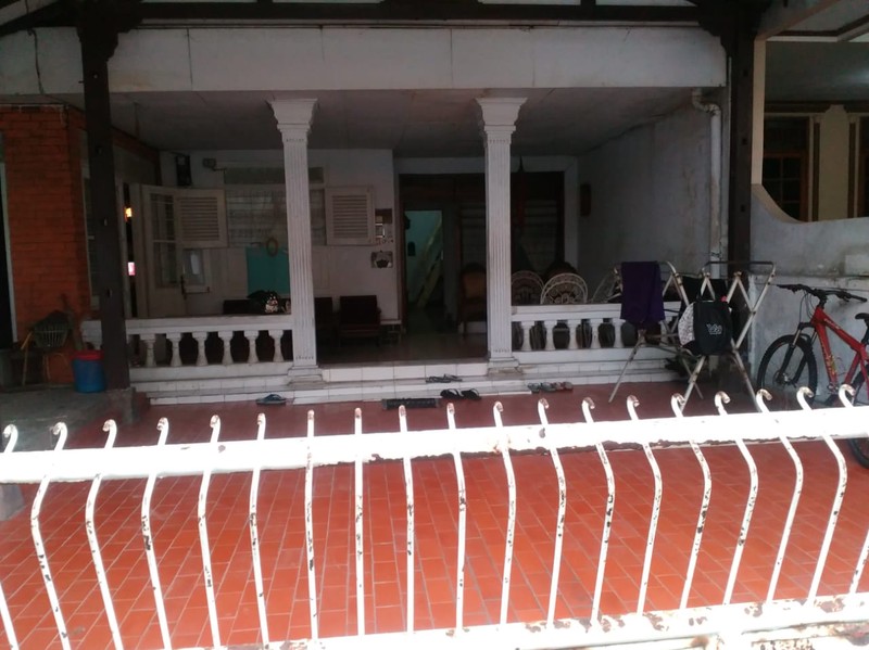 Rumah 2 Lantai - Akses Jalan 2 Mobil - Lokasi Komplek PLN Cililitan Besar Kramat Jati Jaktim