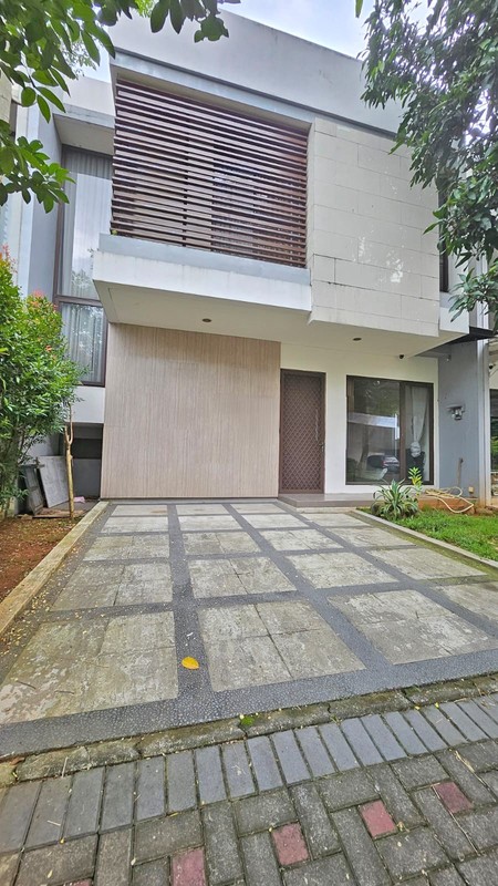 Rumah Cantik di The Eminent Cluster Prestigia BSD - Hunian Elite, Lingkungan Asri & Strategis