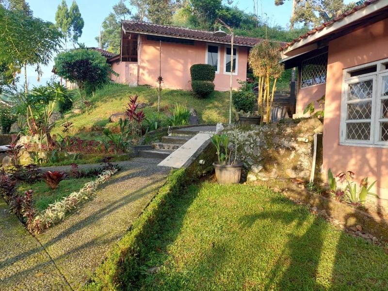 Vila Asri dan Nyaman VILLA KATINEUNG