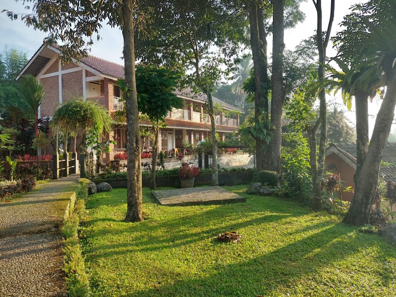 Vila Asri dan Nyaman VILLA KATINEUNG