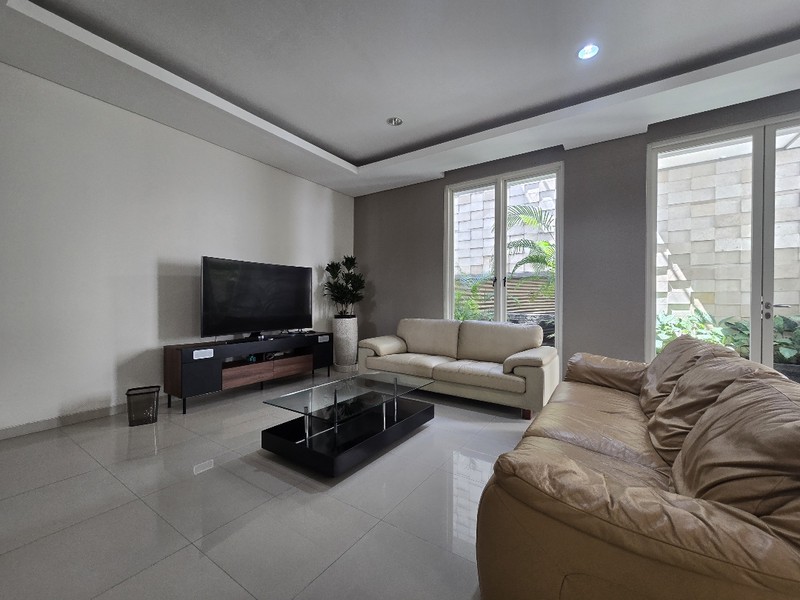 Dijual Rumah Citraland Surabaya Barat 