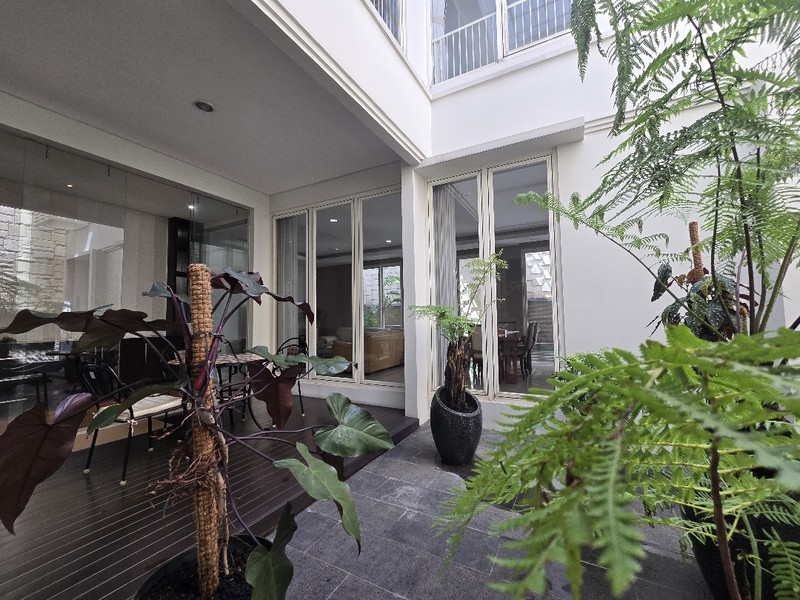 Dijual Rumah Citraland Surabaya Barat 