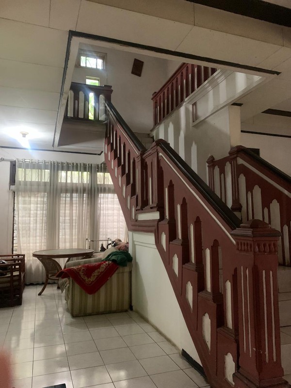 Dijual Murah Rumah dan Kios di  Tarumanegara, Cirendeu