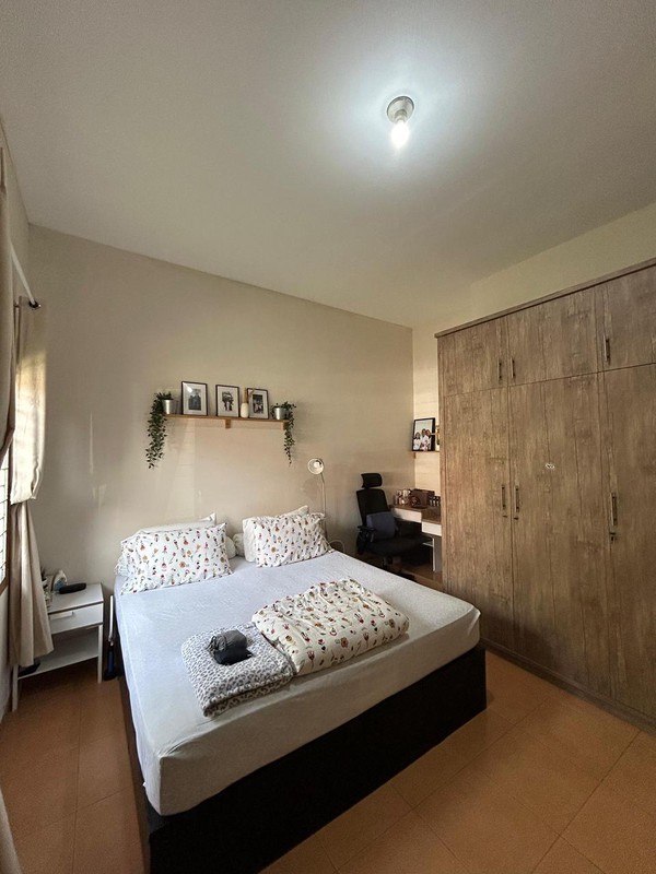 Rumah Minimalis dengan Halaman Luas 1 Lantai di Jagakarsa