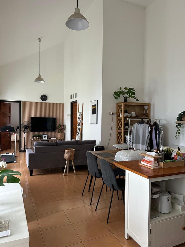 Rumah Minimalis dengan Halaman Luas 1 Lantai di Jagakarsa