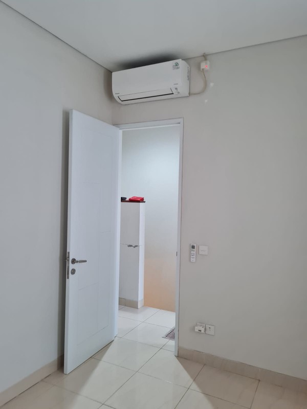 Rumah siap huni di Vanya Park Cluster Azura BSD City