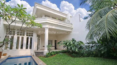 Dijual & Disewa Rumah Bergaya Neo-Classic di Kemang, Jak-Sel.
