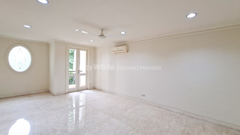 Dijual & Disewa Rumah Bergaya Neo-Classic di Kemang, Jak-Sel.