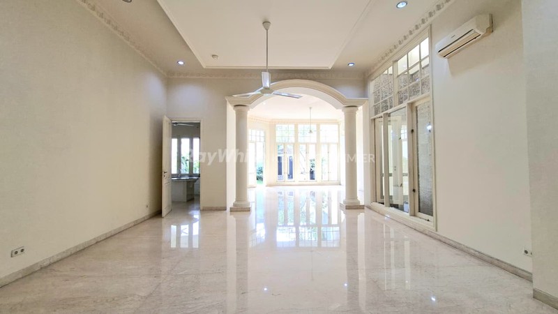 Dijual & Disewa Rumah Bergaya Neo-Classic di Kemang, Jak-Sel.