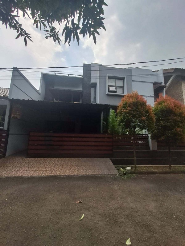 Rumah 2,5 Lantai Siap Huni dengan Hunian Nyaman dan Asri @Bintaro