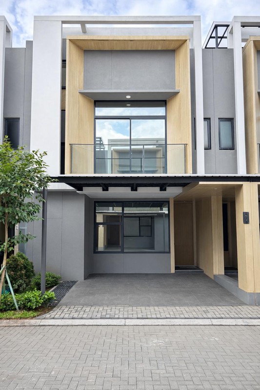 Rumah Tropical 2 Lantai Furnish Cluster Chava Tanakayu BSD Tangerang