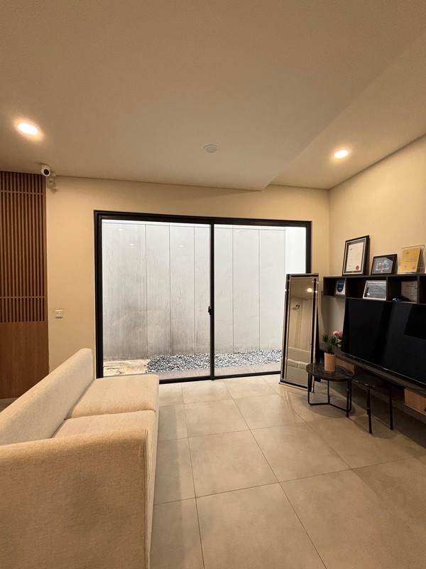 Rumah Tropical 2 Lantai Furnish Cluster Chava Tanakayu BSD Tangerang