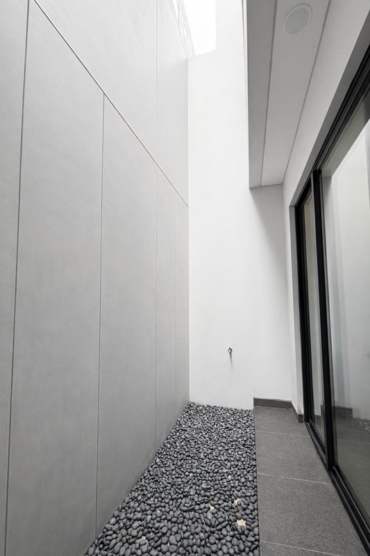 Rumah Tropical 2 Lantai Furnish Cluster Chava Tanakayu BSD Tangerang