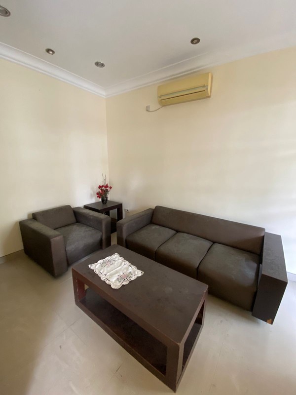 MURAH LUAS Dijual Rumah Darmo Permai Selatan - Modern 2 Lantai Full Furnished Dekat Madame Chang, Hr.muhammad, Hotel Vasa , Akses Tol Satelit, Pasar Puncak Permai, Pakuwon Mall