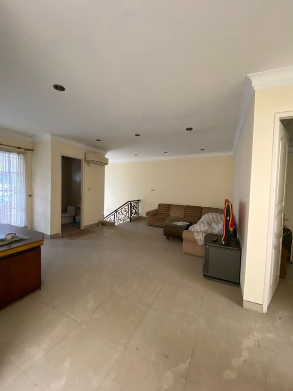 MURAH LUAS Dijual Rumah Darmo Permai Selatan - Modern 2 Lantai Full Furnished Dekat Madame Chang, Hr.muhammad, Hotel Vasa , Akses Tol Satelit, Pasar Puncak Permai, Pakuwon Mall