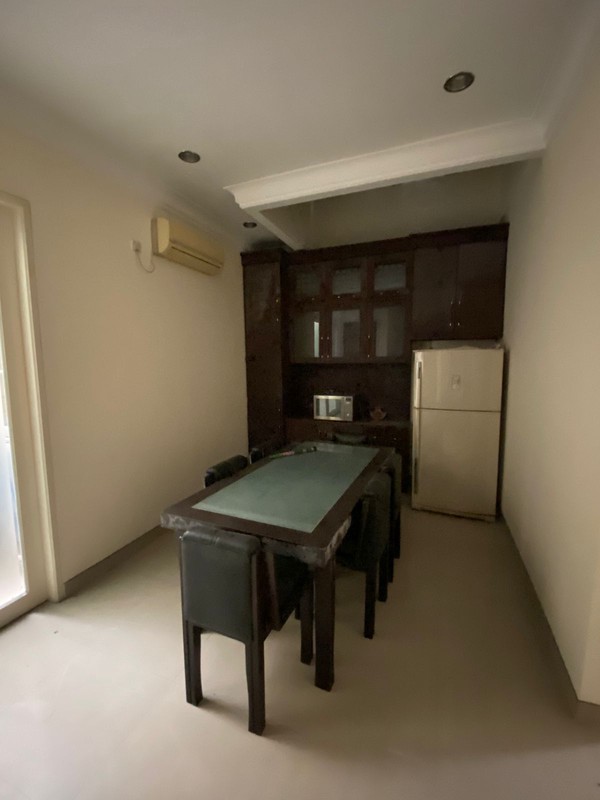 MURAH LUAS Dijual Rumah Darmo Permai Selatan - Modern 2 Lantai Full Furnished Dekat Madame Chang, Hr.muhammad, Hotel Vasa , Akses Tol Satelit, Pasar Puncak Permai, Pakuwon Mall
