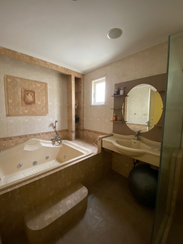 MURAH LUAS Dijual Rumah Darmo Permai Selatan - Modern 2 Lantai Full Furnished Dekat Madame Chang, Hr.muhammad, Hotel Vasa , Akses Tol Satelit, Pasar Puncak Permai, Pakuwon Mall