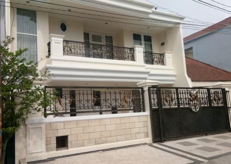 MURAH LUAS Dijual Rumah Darmo Permai Selatan - Modern 2 Lantai Full Furnished Dekat Madame Chang, Hr.muhammad, Hotel Vasa , Akses Tol Satelit, Pasar Puncak Permai, Pakuwon Mall